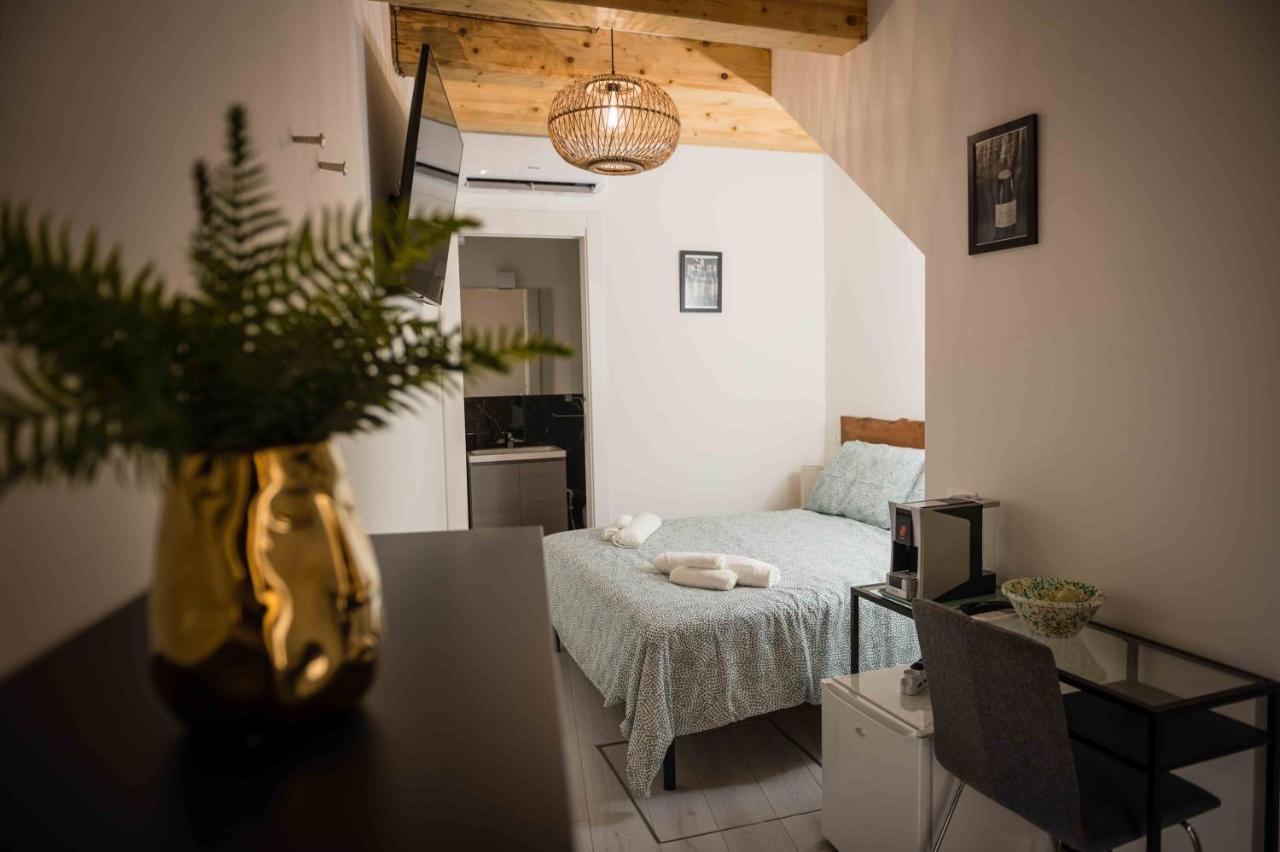 The Wine Room Castelbuono  Luaran gambar